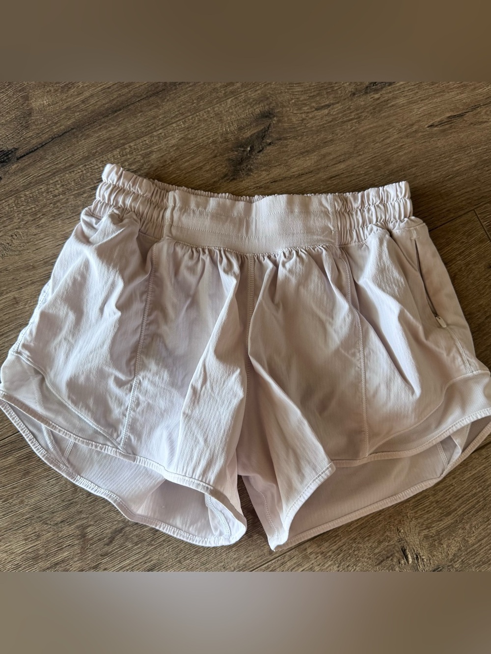 Lululemon Hotty Hot Shorts Size 4 White Gray